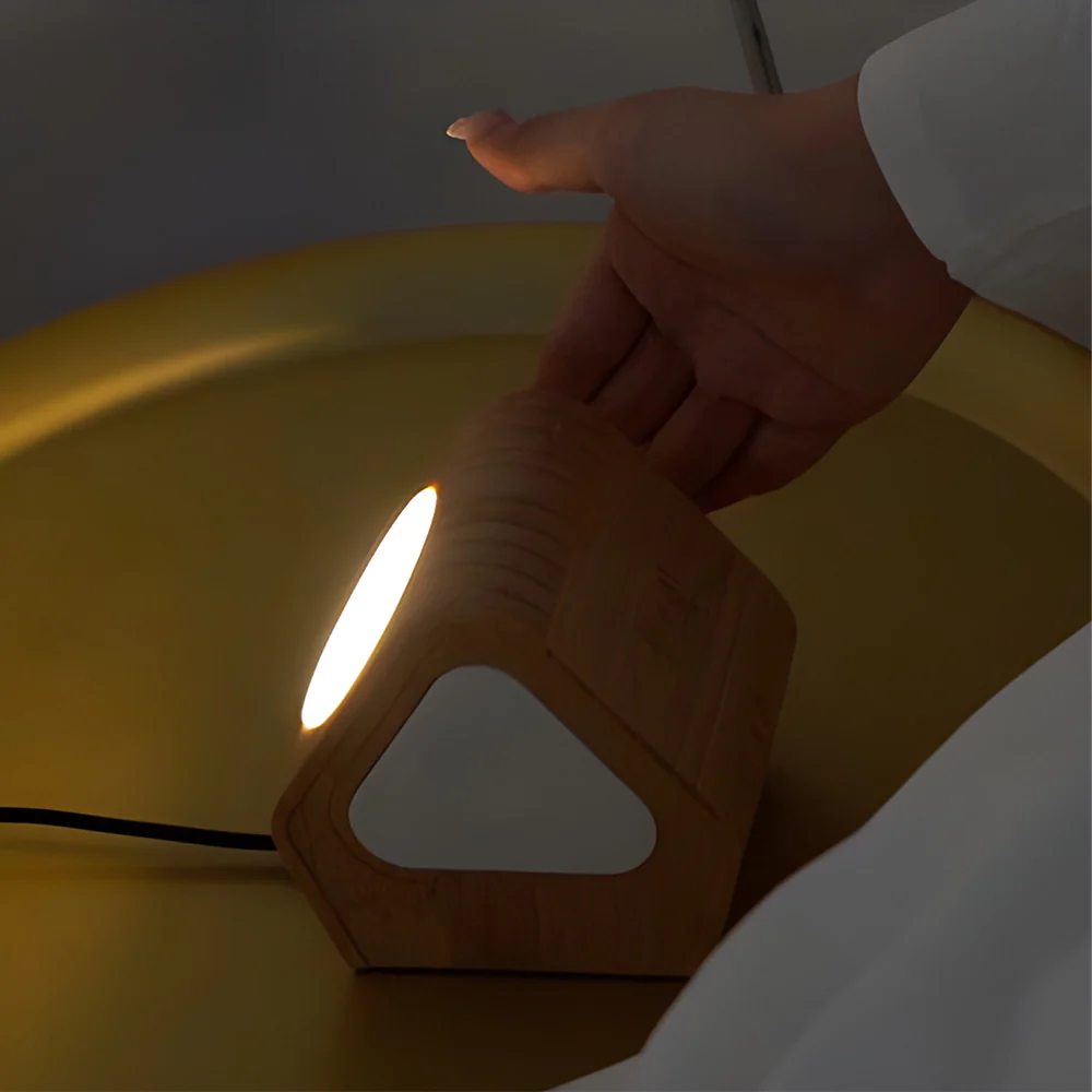EarthLoom 4 in 1 MagSafe Power Hub